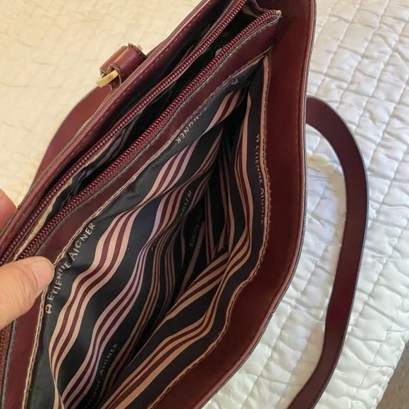 Etienne Aigner Burgundy Leather Shoulder Bag - Picture 13 of 15